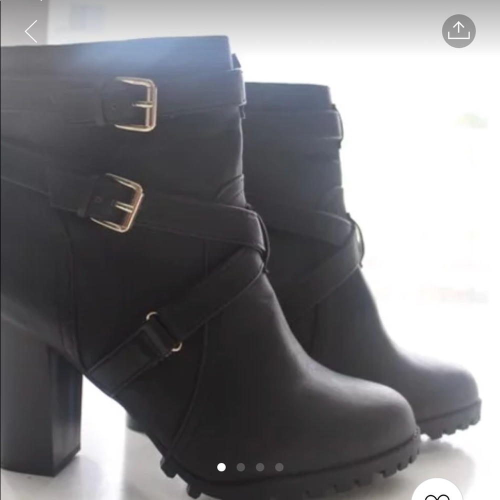 BLACK HIGH HEELS